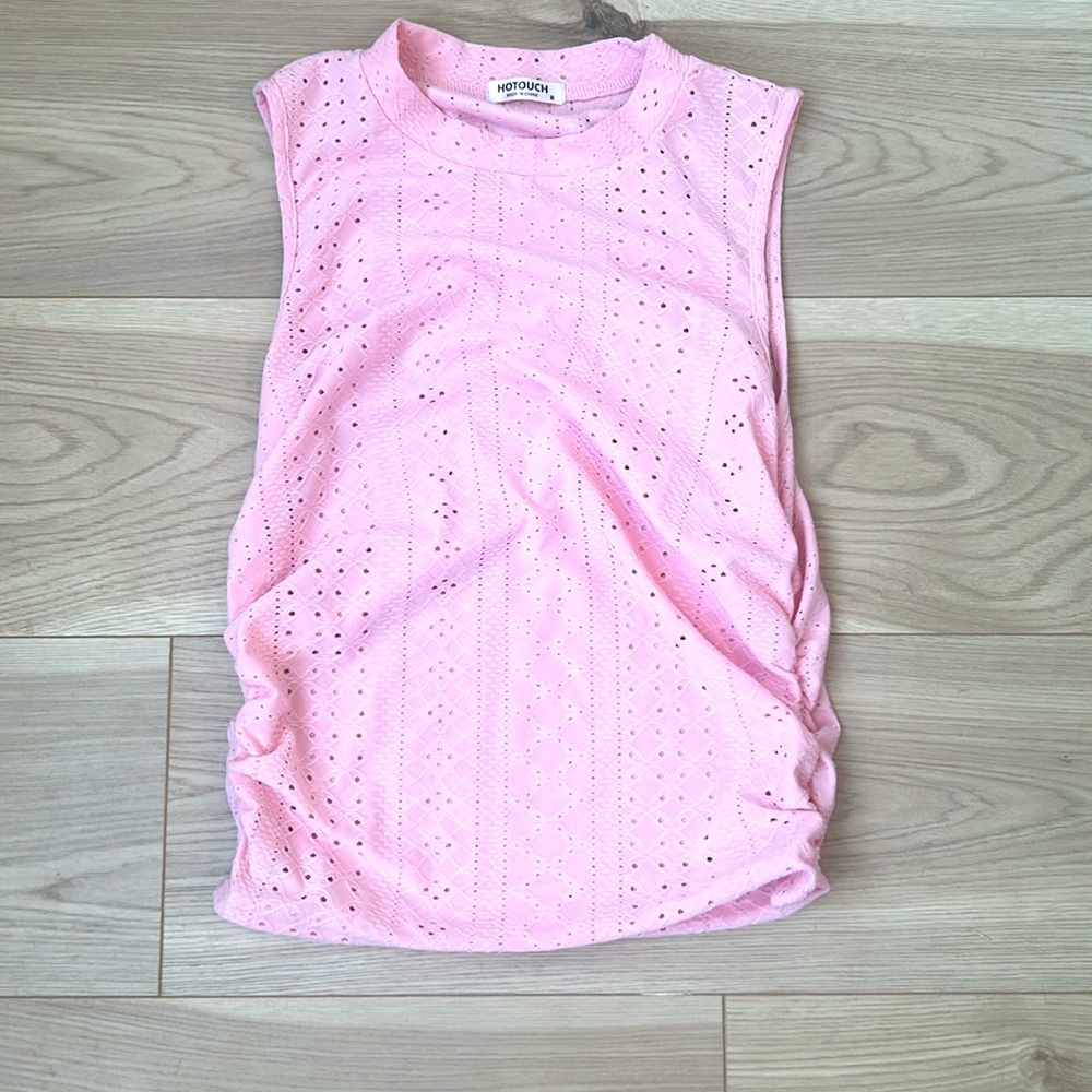 🍭 pink eyelet tank (bundle deal!)
